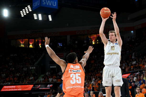 若曼城此举 若曼城此举