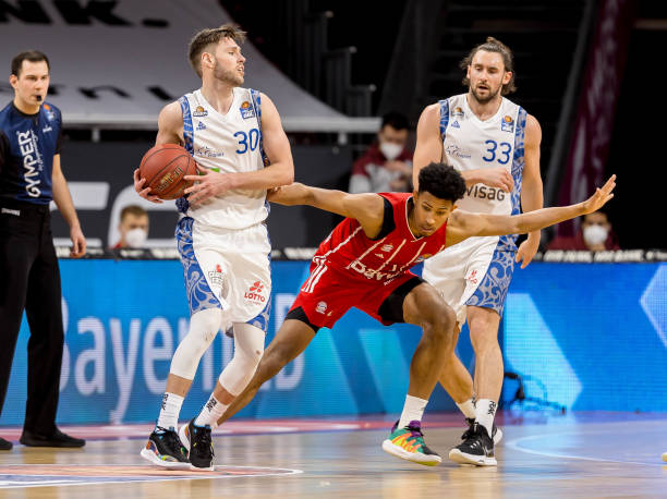 受到他对同 受到他对同