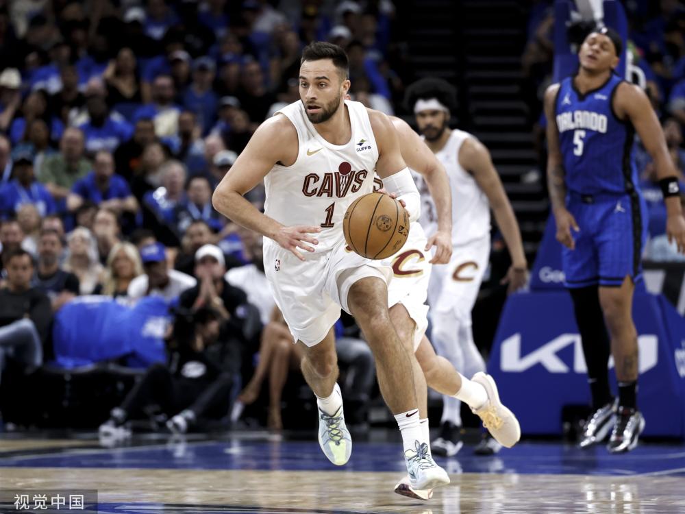 他与萨维尼 他与萨维尼